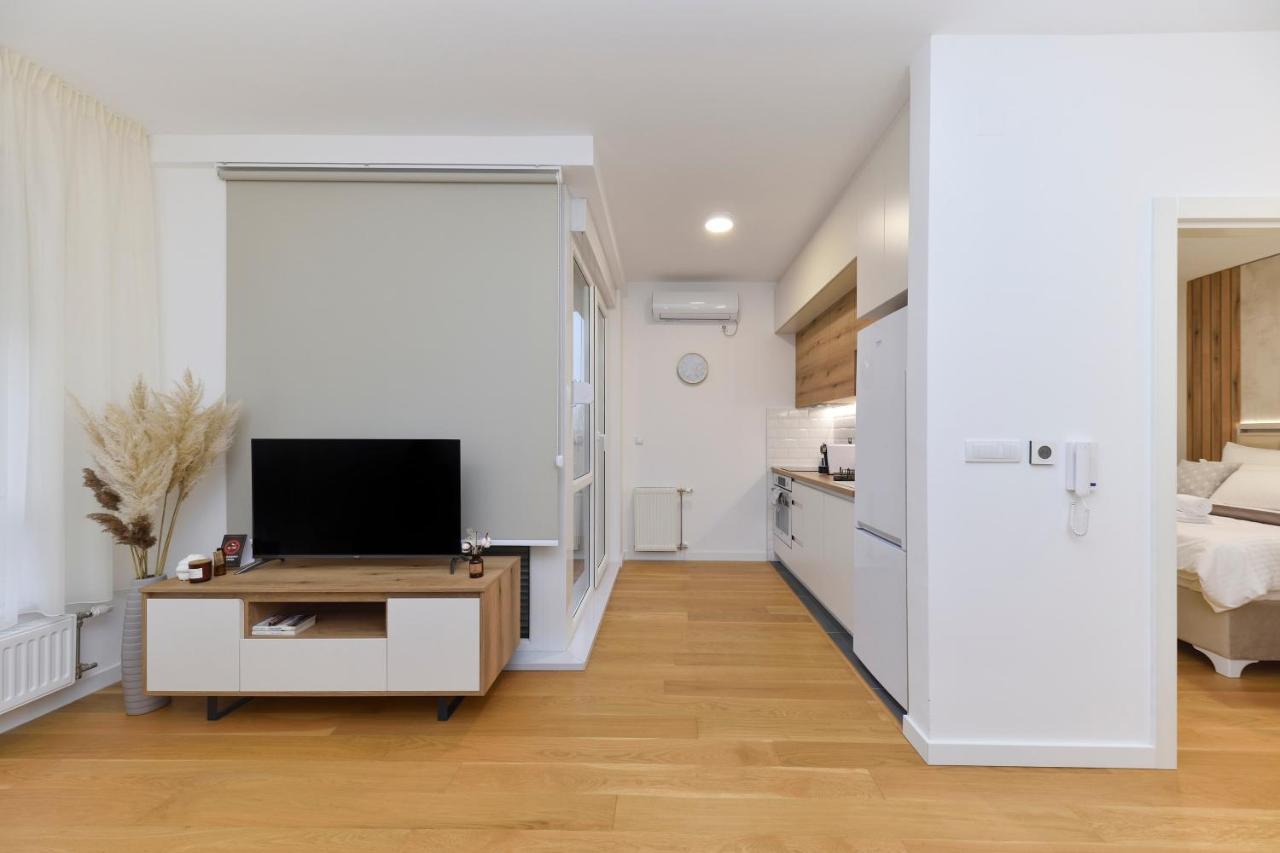 Divine & Delight Apartments Νόβι Σαντ Εξωτερικό φωτογραφία